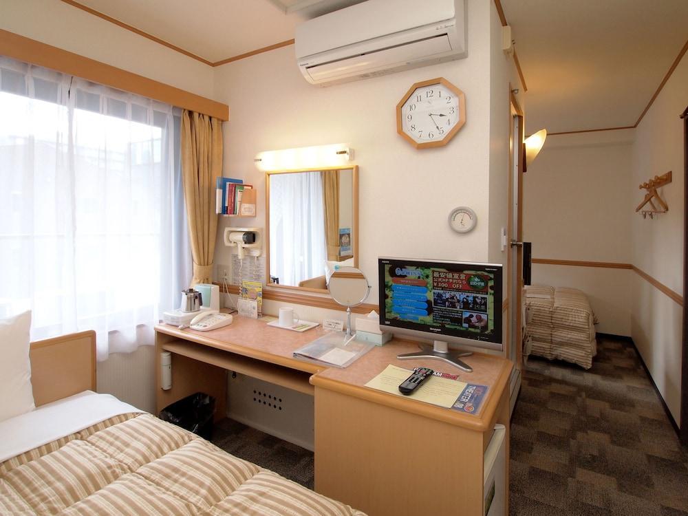 Toyoko Inn Okayama Eki Nishi Guchi Hiroba Extérieur photo