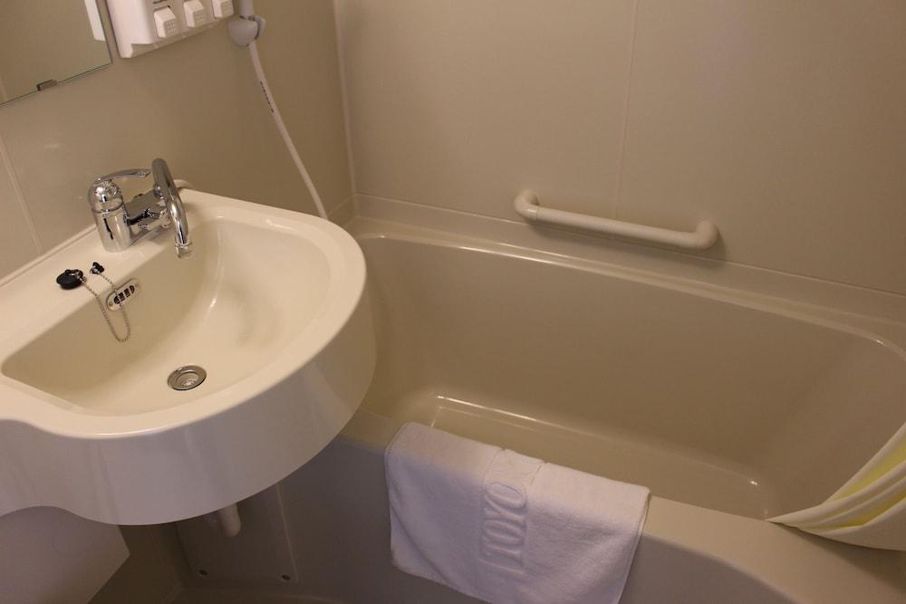 Toyoko Inn Okayama Eki Nishi Guchi Hiroba Extérieur photo